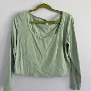 All in Motion Green Long Sleeve Crop Blouse